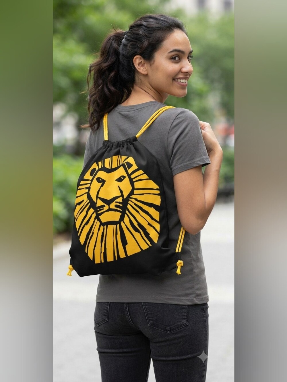 (1770) NWT DISNEY The Lion King Cinch Backpack